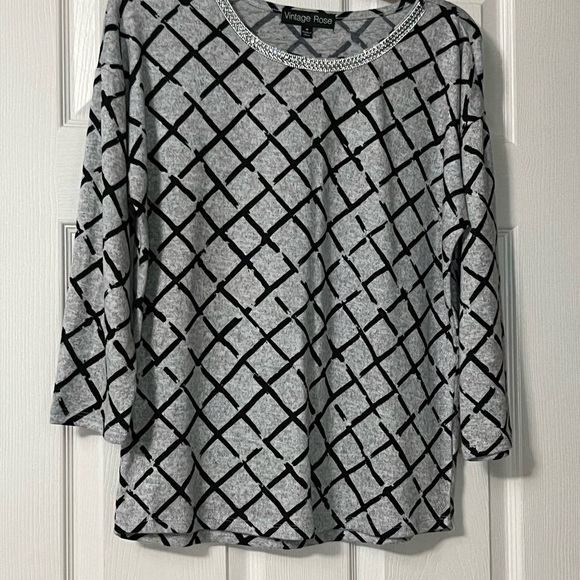 Women’s Sweater 3/4 length sleeve - Picture 1 of 2
